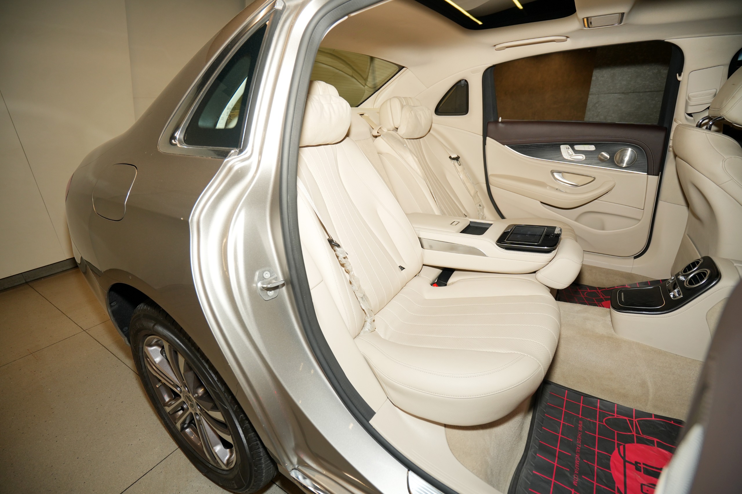 Mercedes-Benz E-Class  E220d Exclusive